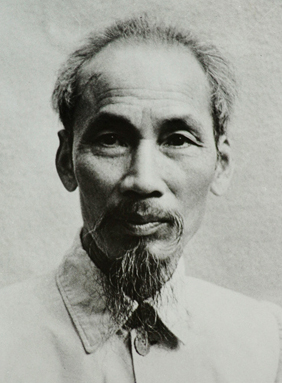 Chân dung Chủ tịch Hồ Chí Minh khoảng năm 1946